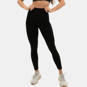 Balance athletica The ascend pant in midnight